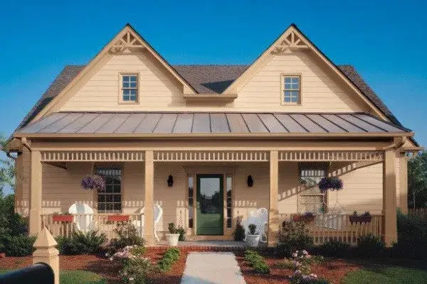 Cape Cod Style House Paint-Crescent Cream Deer Valley Inverness-Atlanta GA-Kimberley Painting-600x400