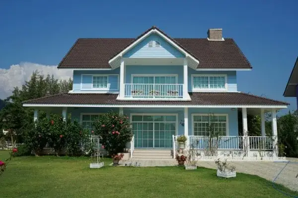 Exterior Paint Colors-Brown Roof and Blue Siding-Kimberly Painting-600x400