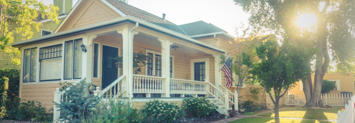 Quaint Colonial Home with White Trim - Smyrna, GA