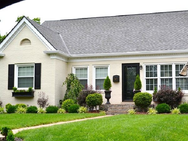 Paint Your Brick House Beige - Sandy Springs GA - Kimberly Painting 600x450