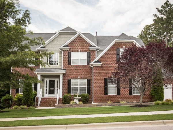 Brick Exterior Painting - White Trim Black Shutters - Windward - Alpharetta GA - Kimberly Painting 600x450