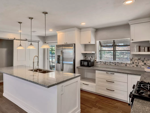 Luxury Kitchen With Smooth Finishes - Cabinet Painting In Argonne Forest